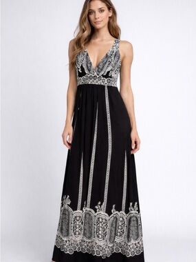Papillon black and white maxi dress, size medium